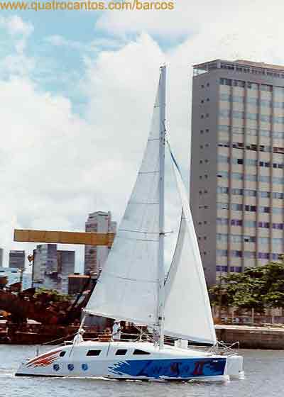 Veleiro catamaran