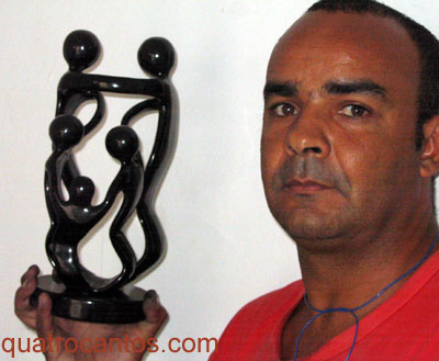 Escultura em biotita