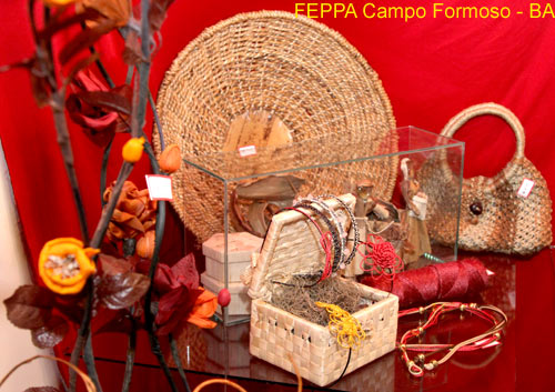 Artesanato em palha e sisal. 